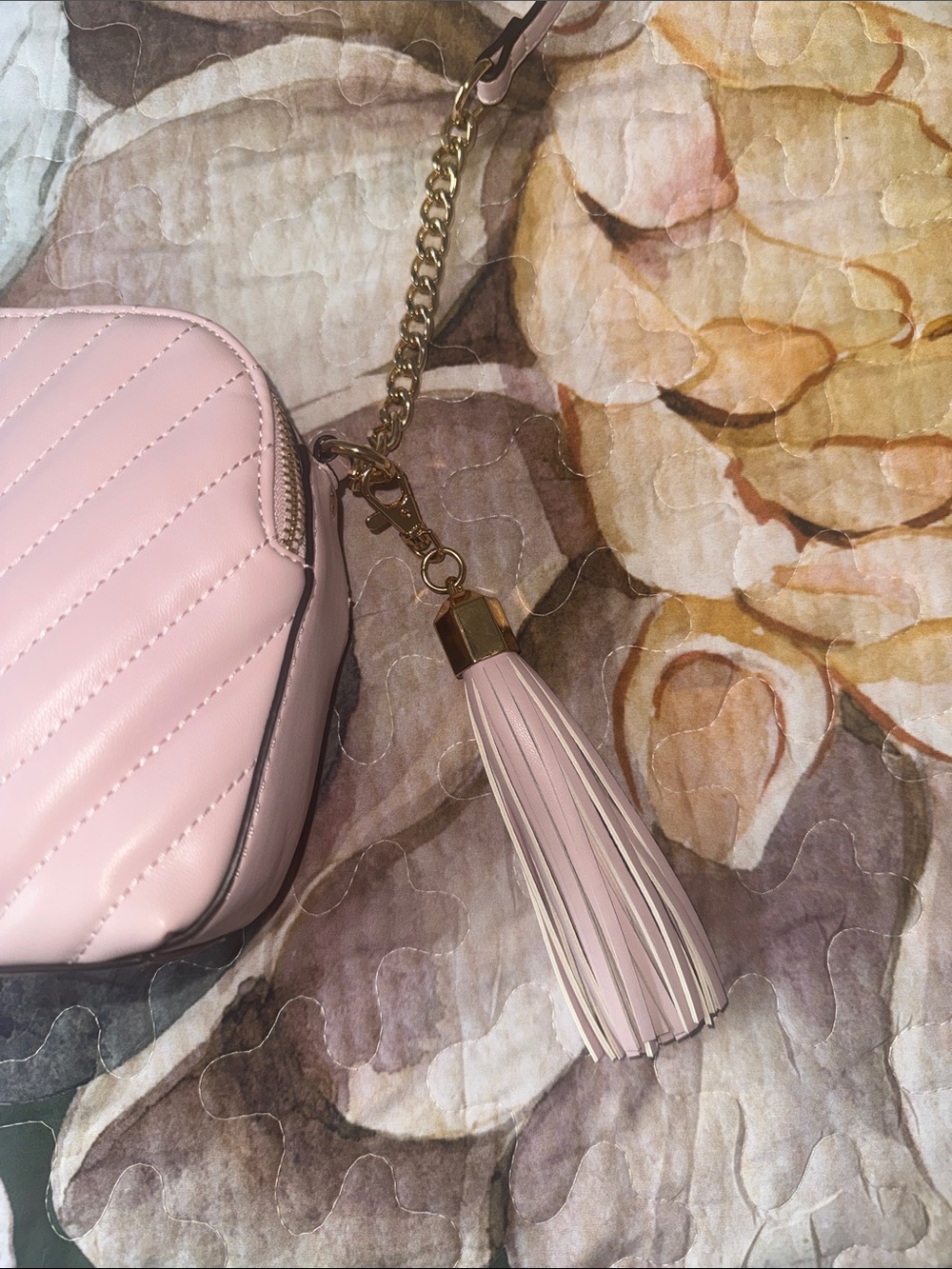 ALDO Pale Pink Quilted Crossbody with Gold Chain & Tassel - Picture 2 of 10
